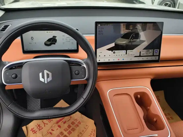 Leapmotor C10 — Фото автомобиля 12