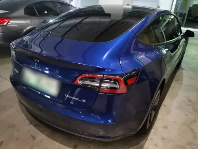 Tesla Model 3 — Фото автомобиля 6