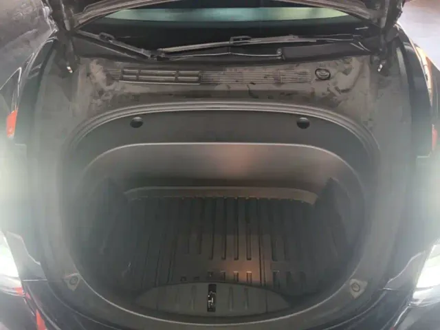 Tesla Model 3 — Фото автомобиля 17