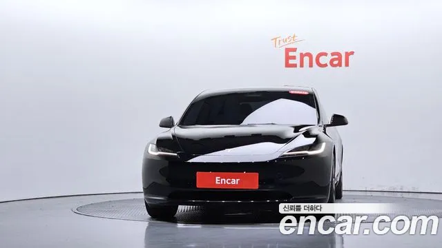 Tesla Model 3 — Фото автомобиля 3
