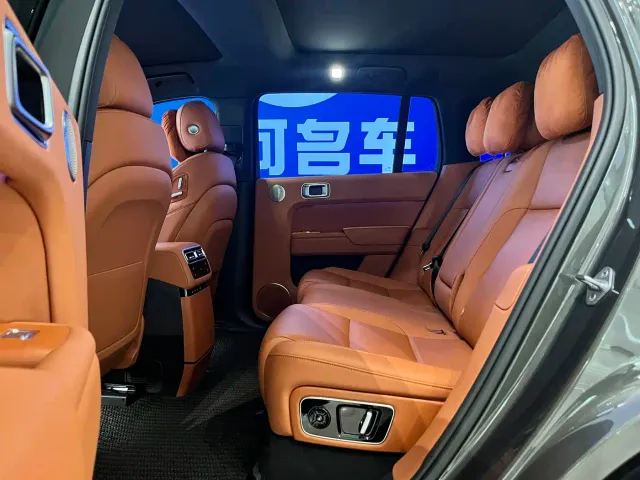 Li Auto L7 — Фото автомобиля 7