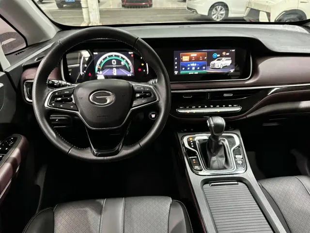GAC Trumpchi M6 — Фото автомобиля 11