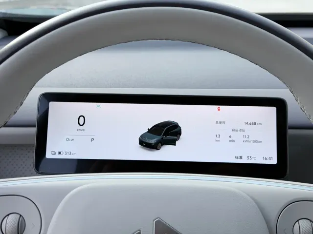 Leapmotor B10 — Фото автомобиля 5