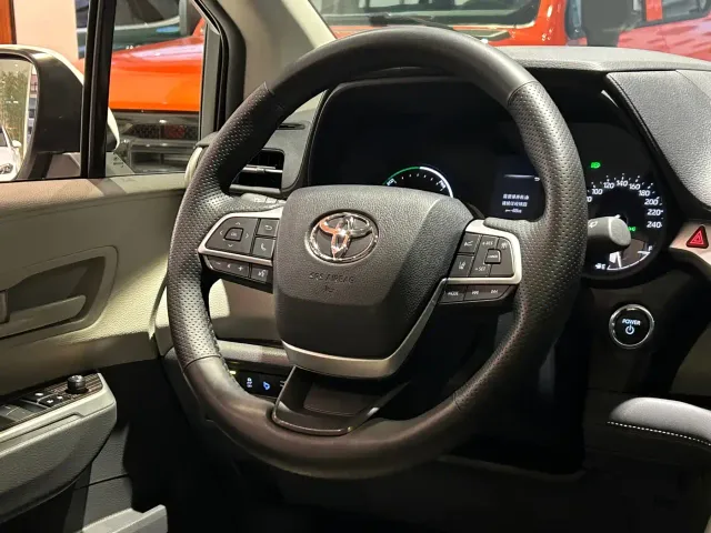 Toyota Granvia — Фото автомобиля 25