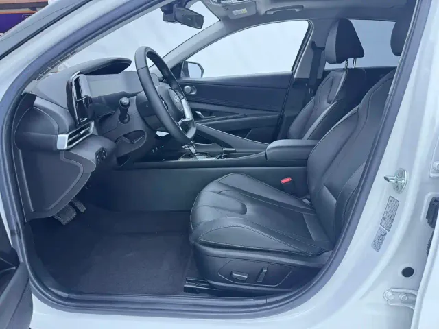 Hyundai Elantra — Фото автомобиля 13