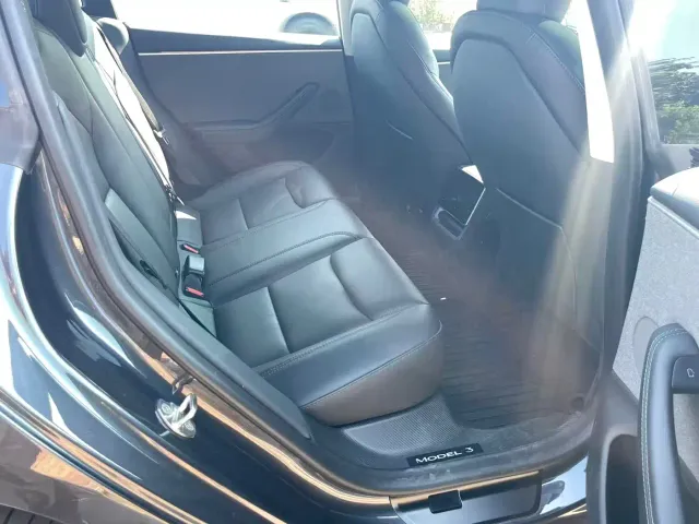 Tesla Model 3 — Фото автомобиля 14
