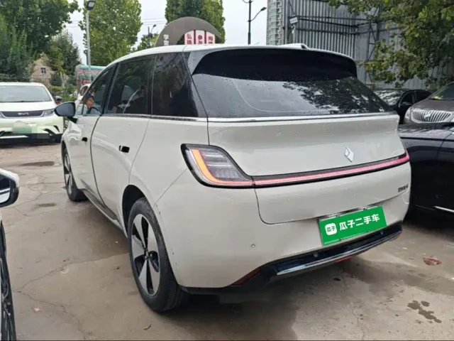 Baojun Cloud — Фото автомобиля 4
