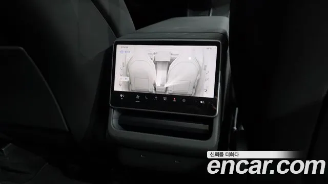 Tesla Model Y — Фото автомобиля 13