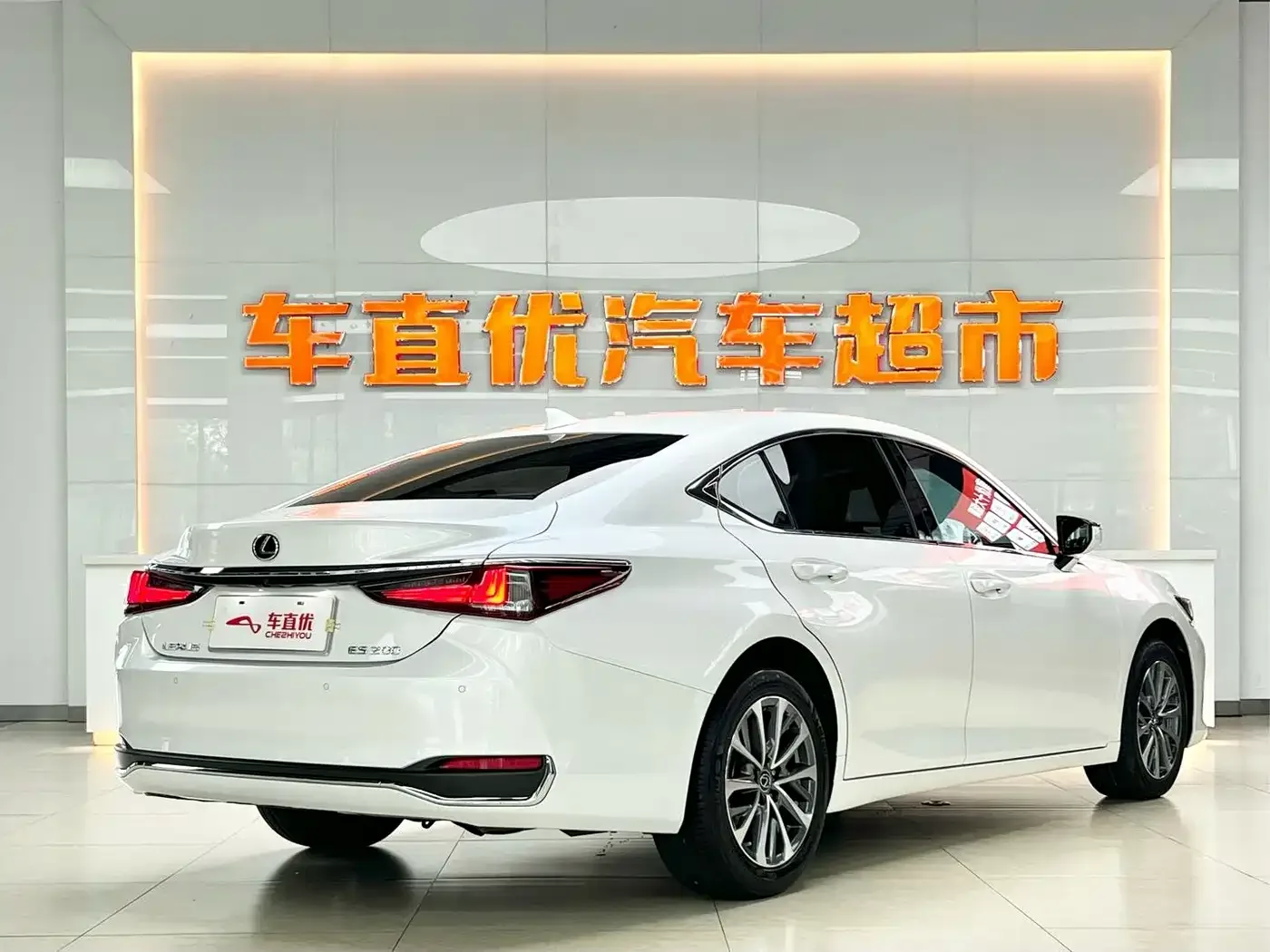Lexus Lexus ES 2022 200 Excellence Edition — Фото автомобиля 5