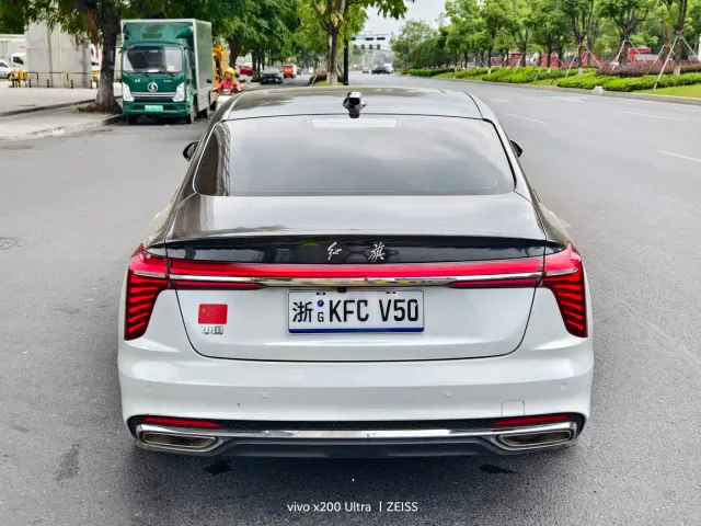 Hongqi H5 — Фото автомобиля 15