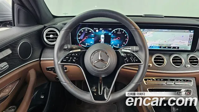 Mercedes-Benz E-Class — Фото автомобиля 12