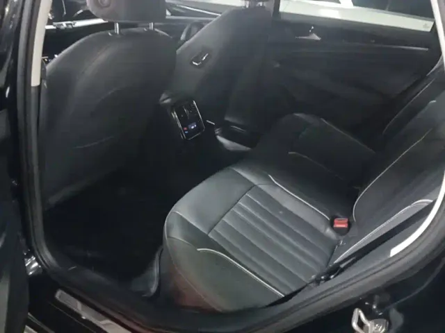 Volkswagen Passat 2023 Facelift 330TSI Starlight Elite Edition — Фото автомобиля 16