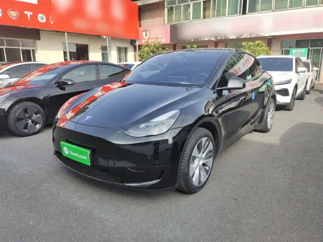 Фотография автомобиля — Tesla Model Y