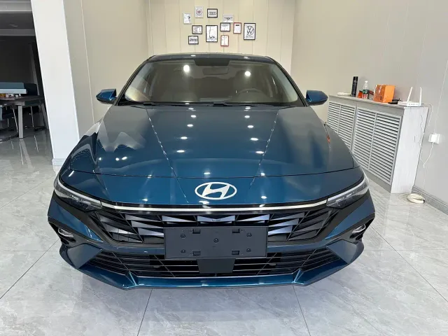 Hyundai Elantra — Фото автомобиля 2