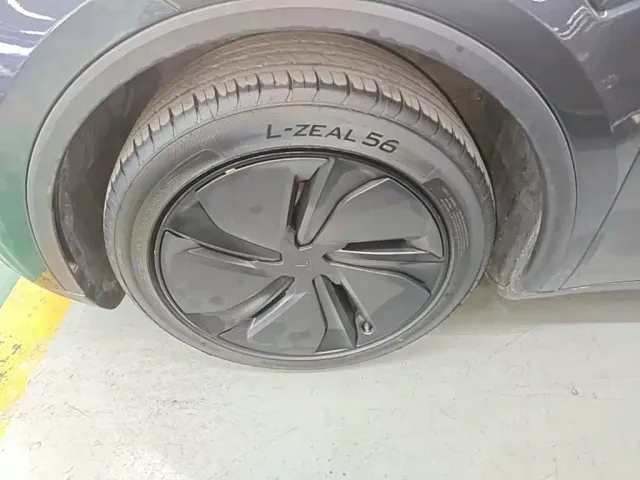 Tesla Model Y — Фото автомобиля 22