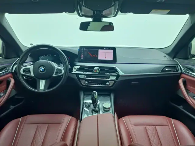 BMW 5 Series — Фото автомобиля 4