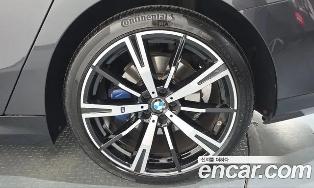 BMW 5 Series G60 — Фото автомобиля 6
