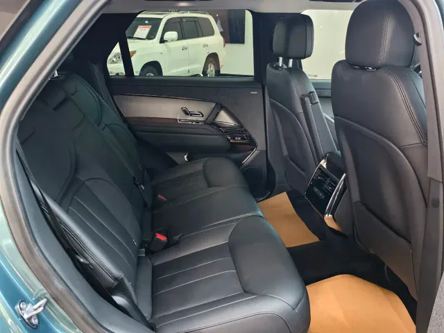 Land Rover Range Rover Sport — Фото автомобиля 7