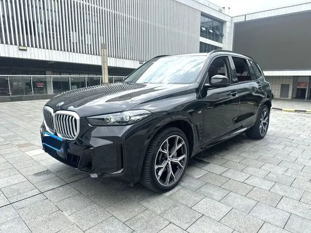 Фотография автомобиля — BMW X5