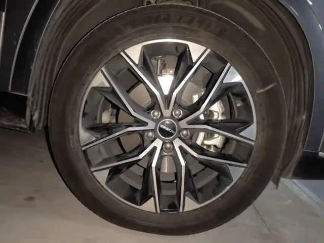Roewe RX9 — Фото автомобиля 24