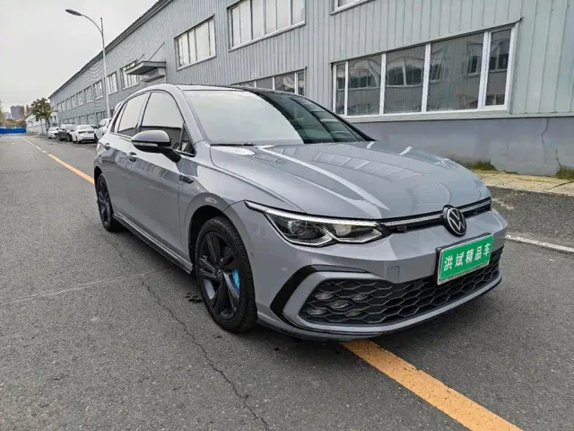 Volkswagen Golf — Фото автомобиля 3