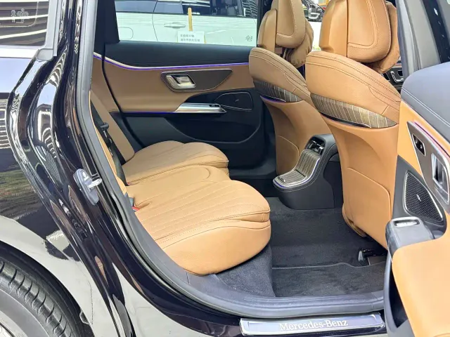 Mercedes-Benz E-Class — Фото автомобиля 16