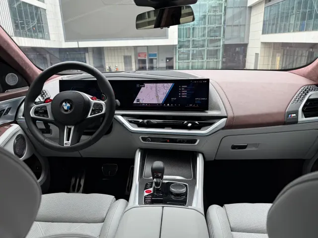 BMW XM — Фото автомобиля 9