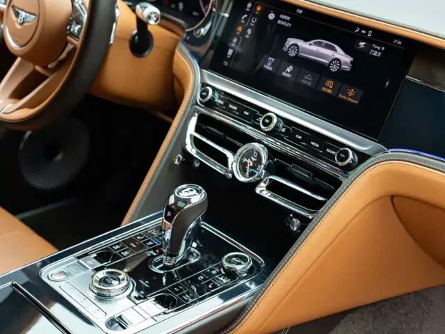 Bentley Flying Spur — Фото автомобиля 22