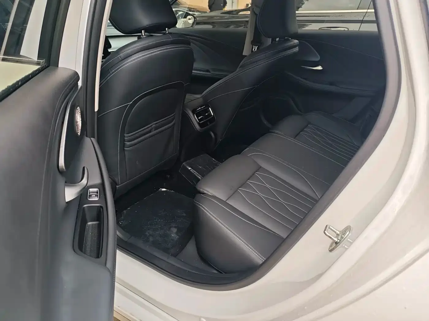 Chery Arrizo 8 2024 1.6T DCT Smart — Фото автомобиля 10