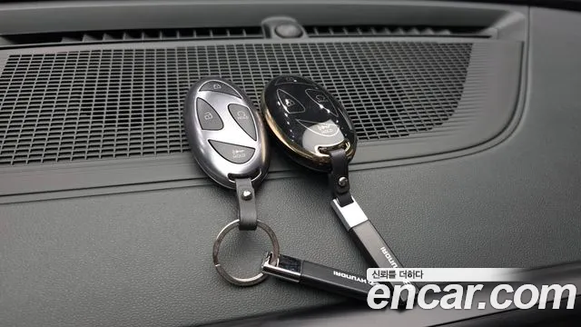 Hyundai Grandeur Grandeur (GN7) 2.5 Бензин 2WD — Фото автомобиля 29