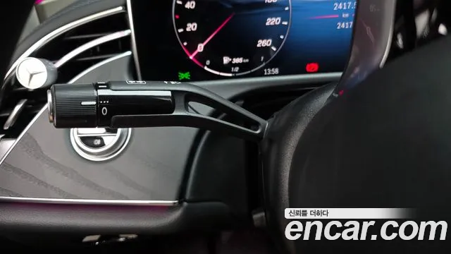 Mercedes-Benz E-Class — Фото автомобиля 27