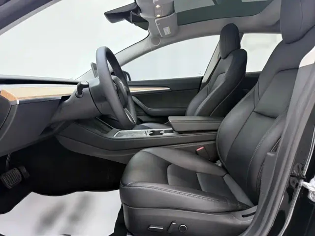 Tesla Model 3 — Фото автомобиля 7