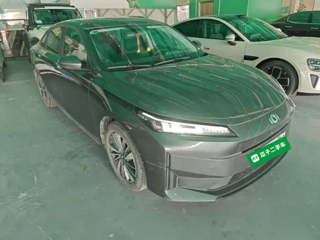 Changan Qiyuan A05 — Фото автомобиля 3