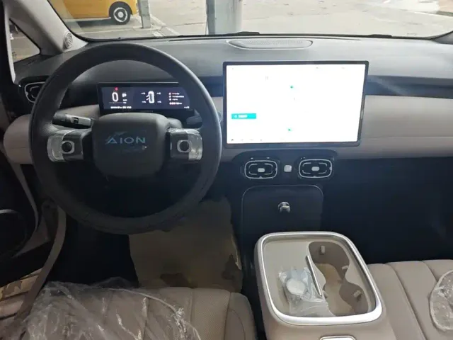 GAC Aion UT — Фото автомобиля 9