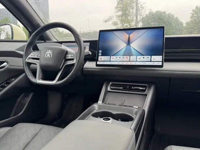 BYD Qin L — Фото автомобиля 11
