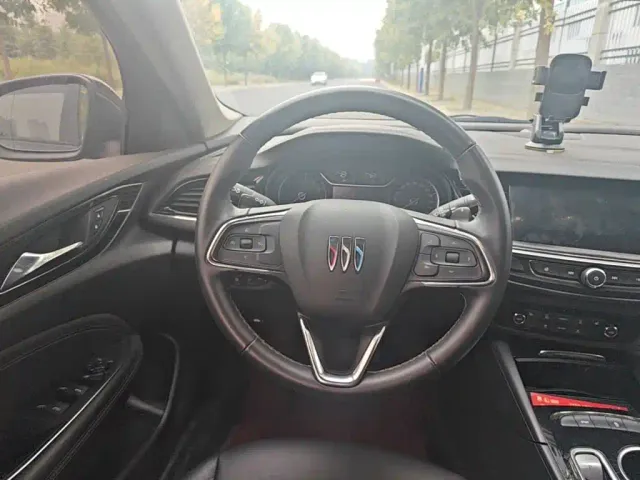 Buick Regal — Фото автомобиля 10