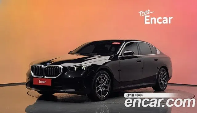 Фотография автомобиля — BMW i5 G60