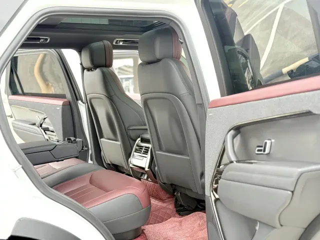 Land Rover Range Rover Sport — Фото автомобиля 7