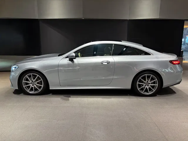 Mercedes-Benz E-Class — Фото автомобиля 4