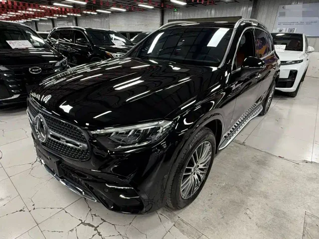 Фотография автомобиля — Mercedes-Benz GLC-Class