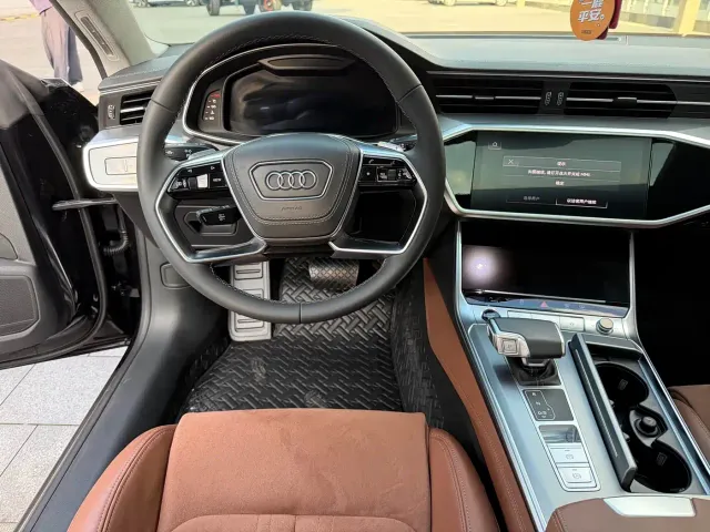 Audi A7L — Фото автомобиля 8