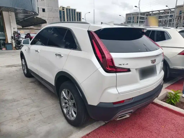 Cadillac XT4 — Фото автомобиля 4