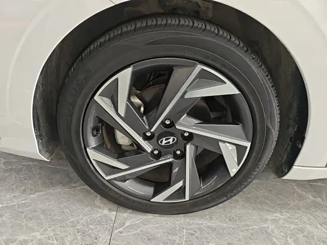 Hyundai Elantra — Фото автомобиля 22