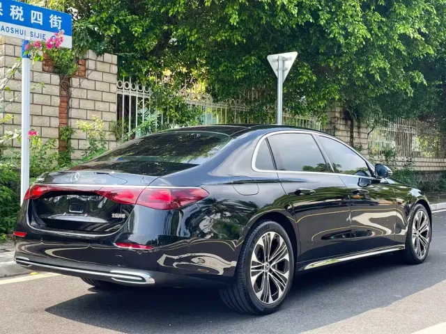 Mercedes-Benz E-Class — Фото автомобиля 7