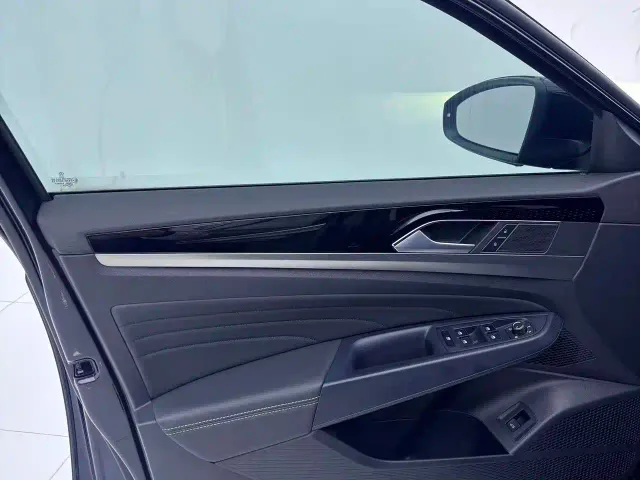 Volkswagen Passat — Фото автомобиля 16