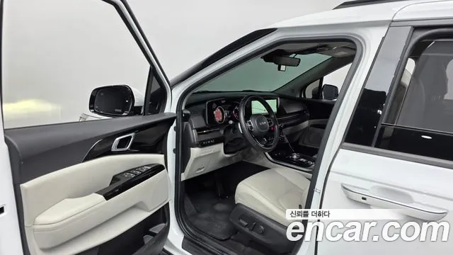 Kia Carnival Generation 4 — Фото автомобиля 10