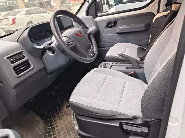 Wuling Yangguang — Фото автомобиля 4
