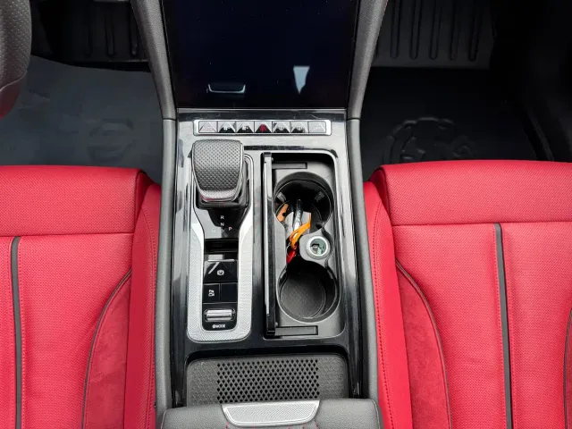 Hongqi H6 — Фото автомобиля 18