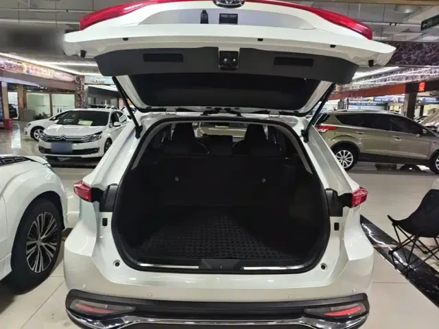 Toyota Harrier — Фото автомобиля 14
