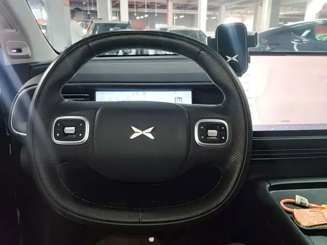 Xpeng G6 — Фото автомобиля 10